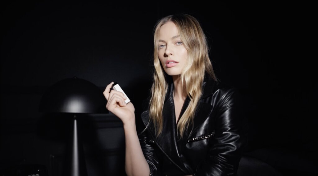 Chanel Rouge Allure Velvet video preview