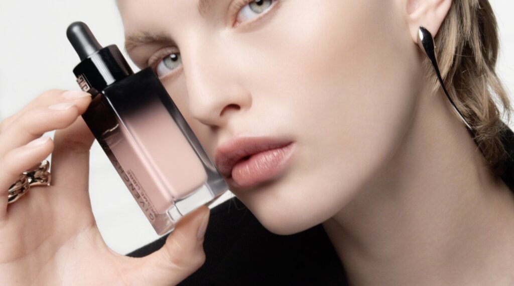 Givenchy Prisme video preview